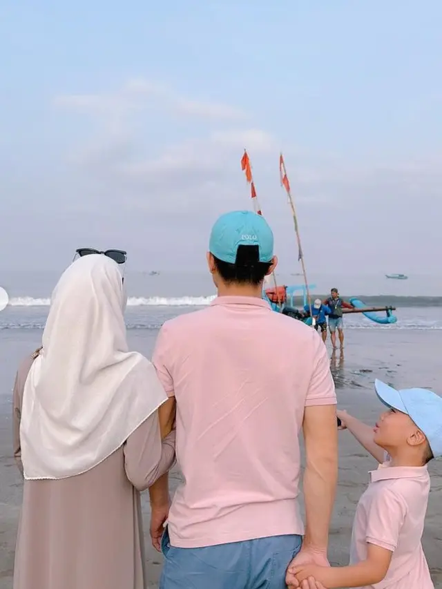 Potret Larissa Chou bersama keluarganya (Instagram/@larissachou)