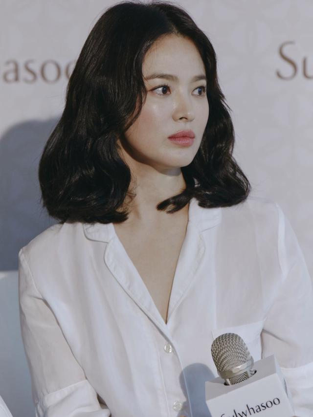  Song  Hye  Kyo  Tampil Beda dengan Rambut  Pendek  ShowBiz 