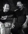 Bercanda memang mengasyikkan. Namun, ketika sudah kelewatan, maka nyawa bisa menjadi taruhan. Demikian pula kisah Bedu dan Deni Cagur. (YouTube/Kanal Beddu)