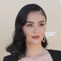 Intip pesona Agnez Mo yang tampil flawless dengan old Hollywood glam look (@agnezmo)