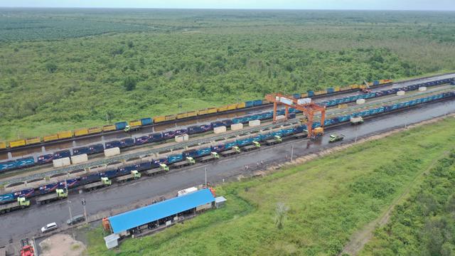 PT RMK Energy Tbk berhasil memuat 887,5 ribu MT batubara ke tongkang pada bulan Juli 2023, atau melonjak 48,1% dibanding bulan sebelumnya. Ini angka tertinggi dalam sejarah RMKE. (Dok RMK Energy)