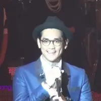 Afgan Syahreza akan merilis dua album pada tahun ini. Salah satunya adalah album full English yang Afgan garap di Eropa nanti. Seperti apa sih proses Afgan untuk go internasional?