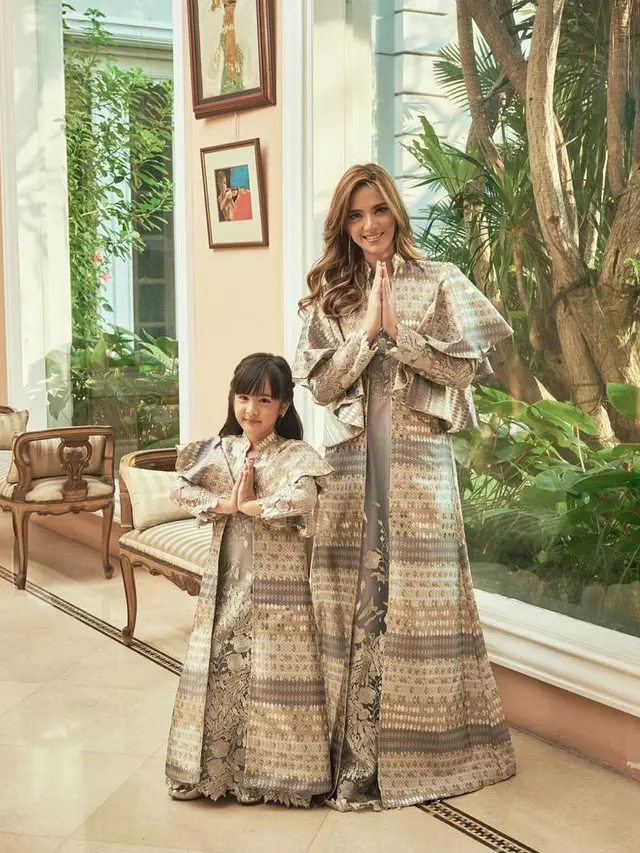 [Bintang] Nia Ramadhani dan Ardi Bakrie