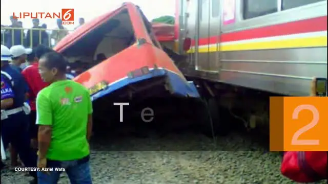 Tabrakan hebat terjadi antara kereta api listrik dan Metromini di perlintasan stasiun Angke pada Minggu 6 Desember 2015, pukul 08.46 WIB. Kecelakaan ini membuat banyak nyawa melayang dan menghancurkan metromini tersebut.