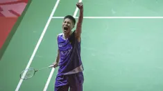 Ekspresi Chou Tien Chen usai mengalahkan Anders Antonsen di final tunggal putera Indonesia Open 2019 melalui pertarungan ketat 3 gim dengan skor 21-18 24-26 21-15 di Istora Senayan, Jakarta, Minggu (21/7/2019). (Bola.com/Peksi Cahyo)