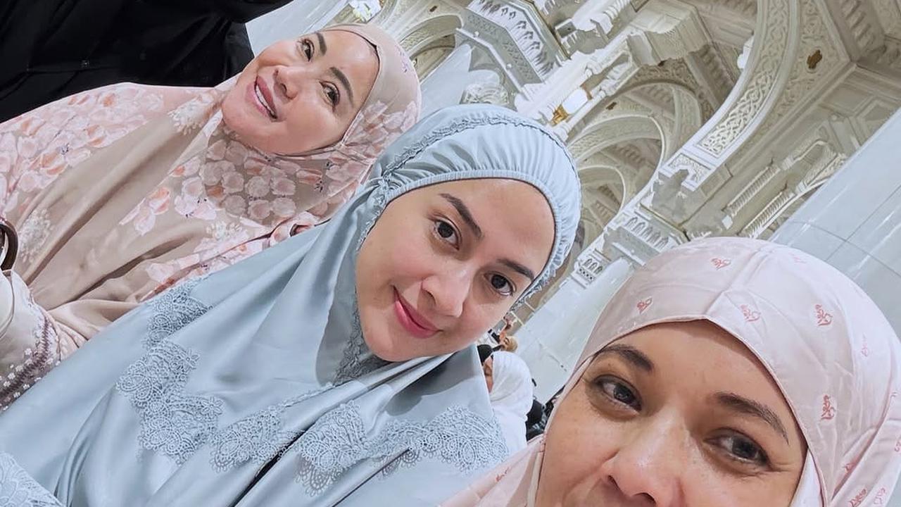 Nina Zatulini di Tanah Suci