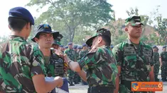 Citizen6, Surabaya: Satlinlamil Surabaya melaksanakan Latihan SAR dan Sea Survival 2012, yang dibuka oleh Letkol Laut (S) Goki P. Sihombing bertempat di Mako Satlinlamil Surabaya, baru-baru ini. (Pengirim: Dispenkolinlamil).