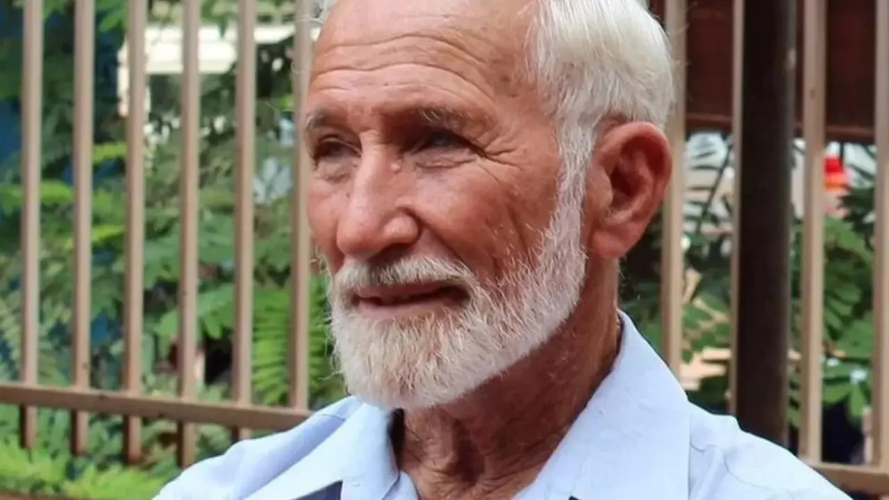 Dr Ken Elliott dan istrinya mendirikan klinik Djibo pada tahun 1972. Ia diculik selama tujuh tahun lebih dan akhirnya dibebaskan. (Facebook/Djibo Soutient DR Ken Elliot)