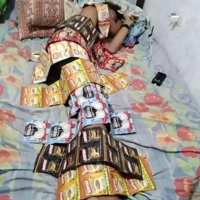 6 Cara Nyeleneh Orang Menghangatkan Diri Ini Bikin Tepuk Jidat