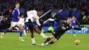 Steven Bergwijn. Sayap kiri Tottenham Hotspur ini mencetak gol ketiga timnya ke gawang tuan rumah Leicester City pada menit ke-96 plus 11 detik dalam laga di King Power Stadium, 20 Januari 2022. Gol tersebut membawa The Lilywhites menang 3-2 atas The Foxes. (AFP/Geoff Caddick)