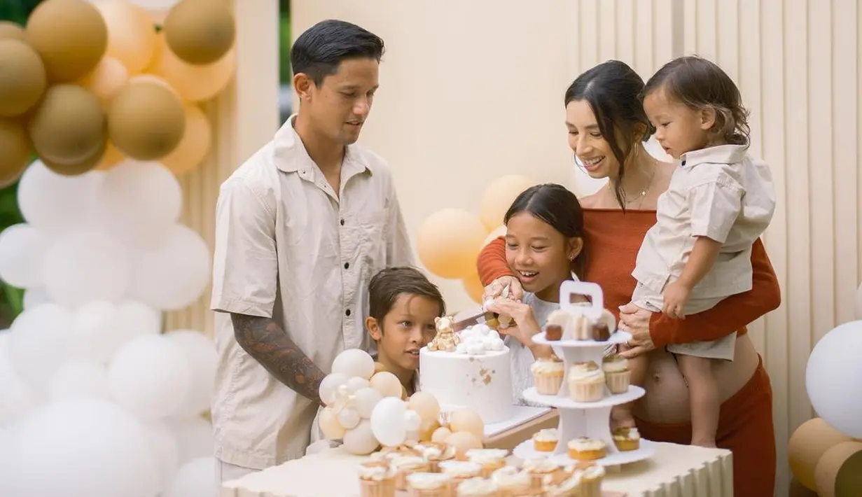 [Instagram/jenniferbachdim]