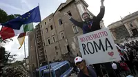 Protes terhadap Walikota Roma, Ignazio Marino. (Reuters)