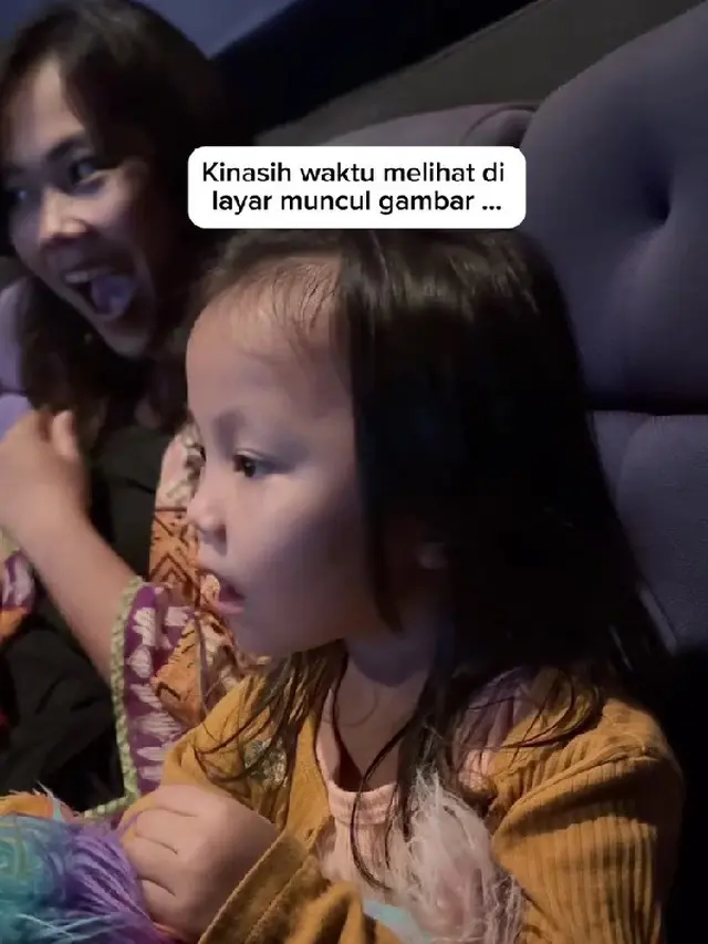 Momen Fiersa Besari Ajak Kinasih Pertama Kali Nonton Bioskop (credit: instagram/fiersabesari)