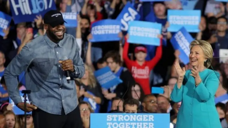 LeBron Berkampanye Mendukung Hillary