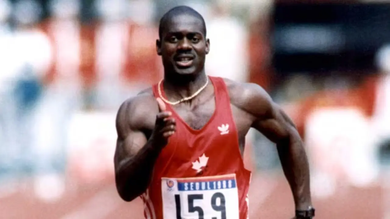 Ben Johnson memecahkan rekor dunianya sendiri dengan waktu 9,79 detik dalam perlombaan paling seru di Olimpiade tersebut (Dok. AFP).