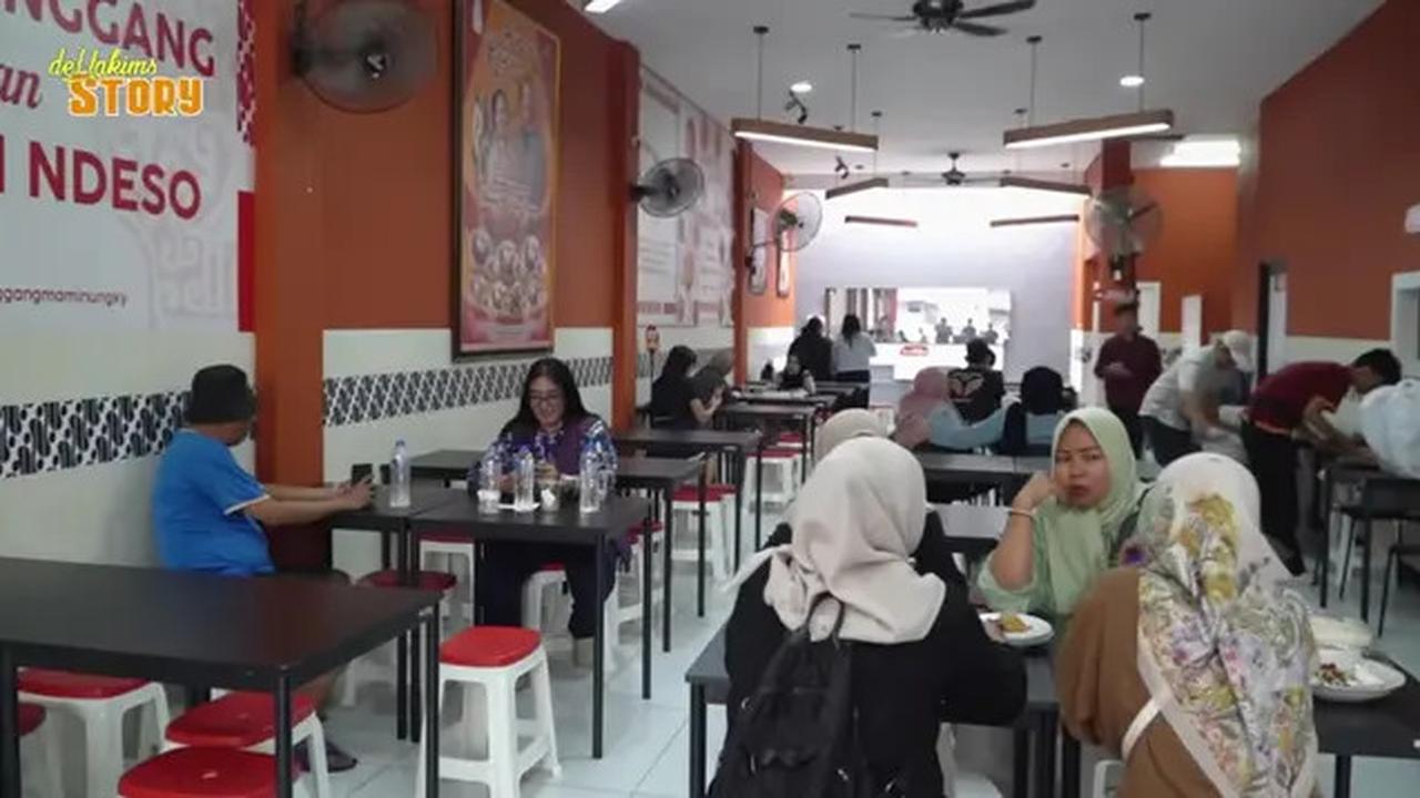 9 Potret Warung Makan Milik Nunung di Jakarta, Interior Sederhana dengan Fasad Menarik