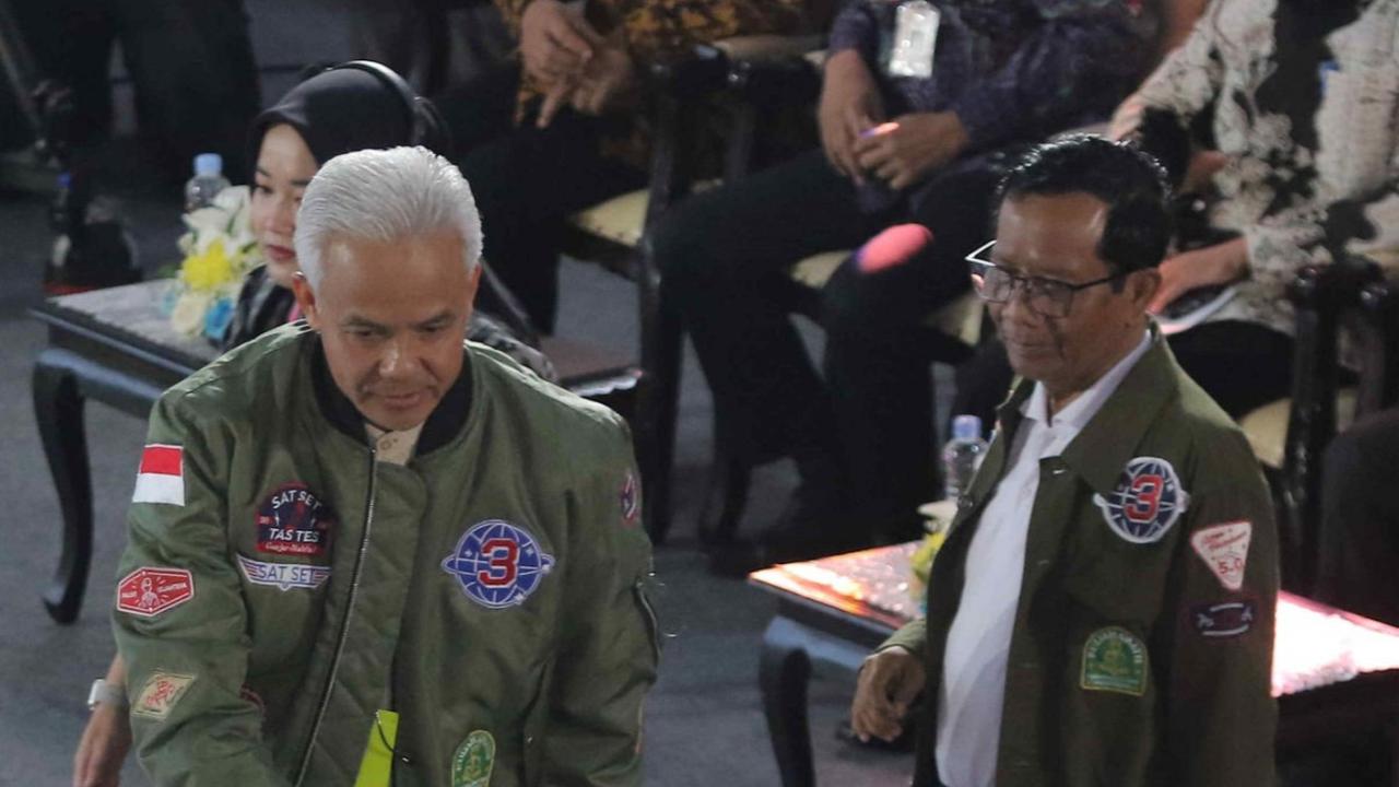 Sementara di pemilih yang tidak mempunyai akun media sosial, elektabilitas Prabowo-Gibran 49.2%.<br>