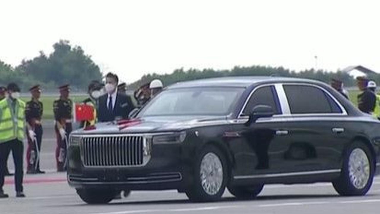 Presiden Xi Jinping membawa limosin Hongqi N701 saat menghadiri KTT G20 di Bali, Indonesia, pada akhir 2022.