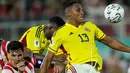 Kolombia membungkam Paraguay 1-0 pada laga keenam Kualifikasi Piala Dunia 2026 Zona Amerika Selatan (CONMEBOL). Gol kemenangan Kolombia tercipta lewat tendangan penalti Rafael Santos Borre pada menit ke-11. (AP Photo/Jorge Saenz)