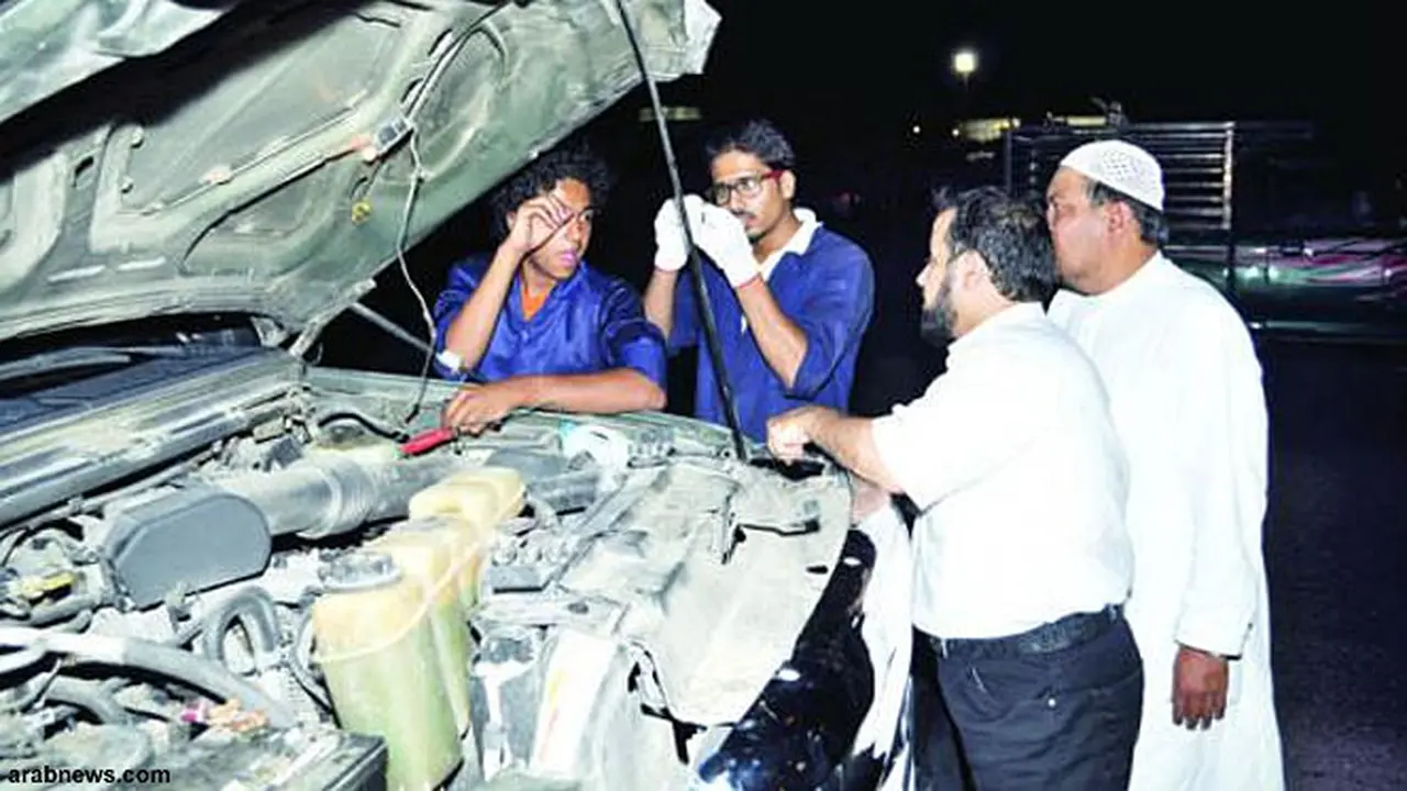 servis-mobil-haji-131008b.jpg