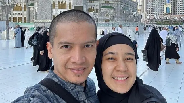 Artis Rayakan Awal Tahun Baru 2024 di Tanah Suci