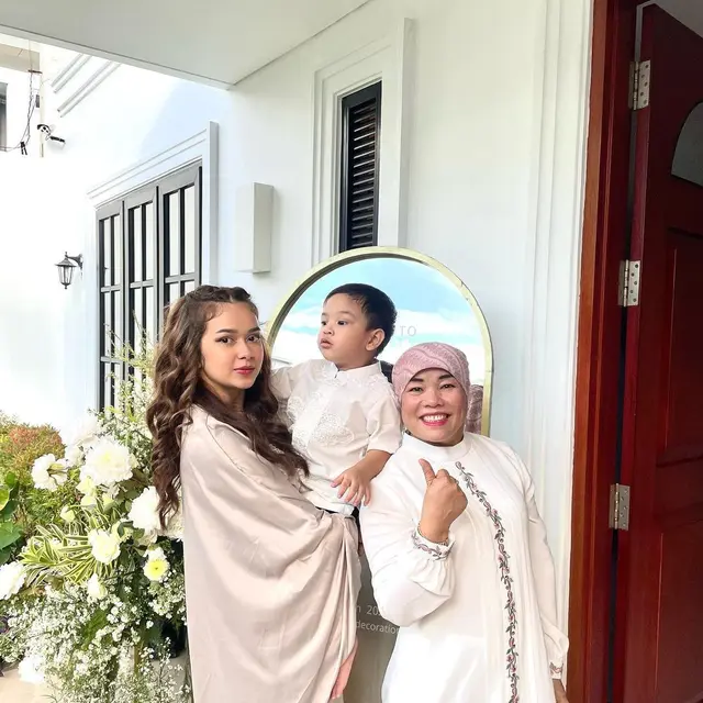 Haji Faisal Ikut Tanggapi, Ini 6 Potret Kedekatan Rebecca Klopper dan Orangtua Fadly Faisal