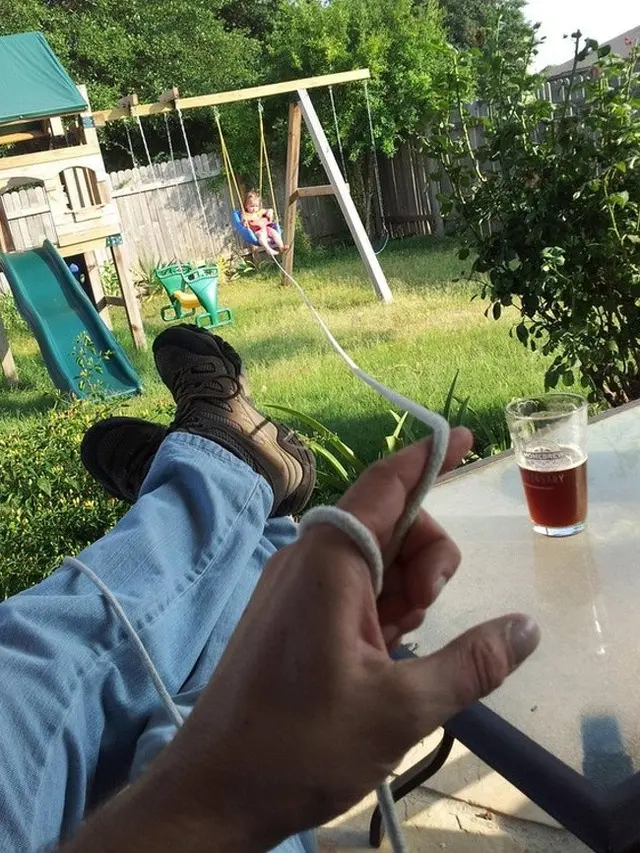 kejeniusan ayah asuh anak (foto: reddit/brightside)