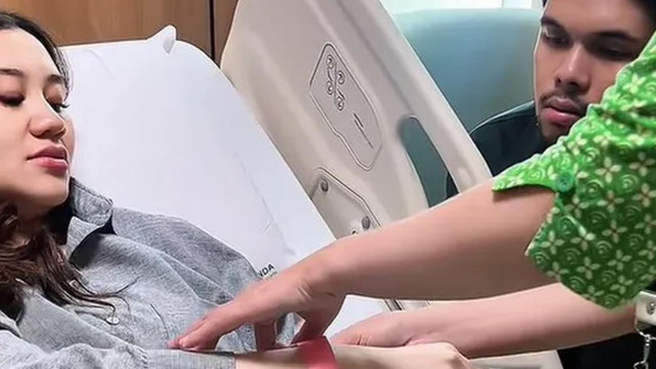 Bahagia, Reza Artamevia dan Angelina Sondakh Resmi Jadi Nenek untuk Anak Thariq dan Aaliyah, Ini Sapaannya