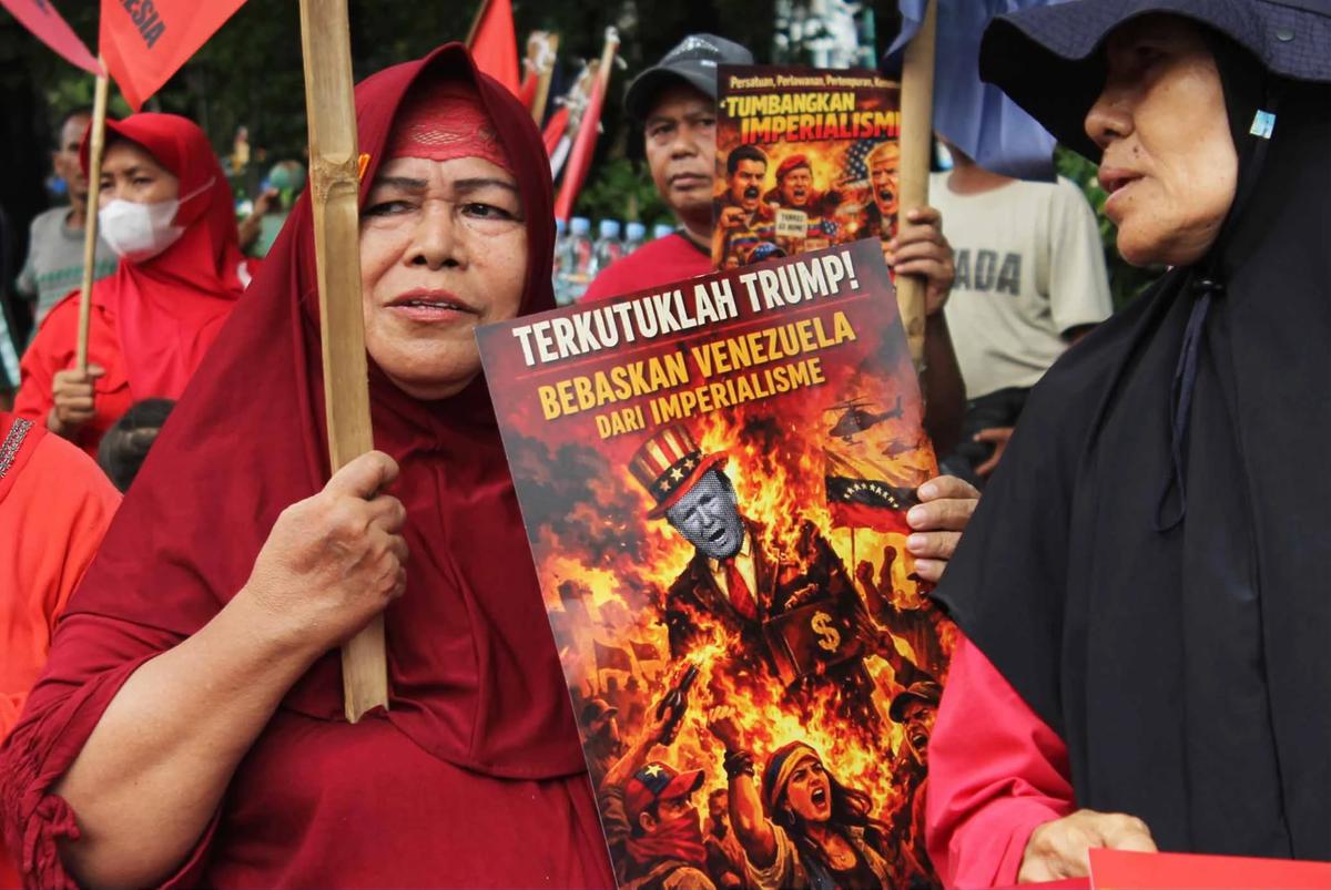FOTO: Solidaritas Rakyat Biasa Gelar Aksi Damai Dukung Rakyat Venezuela