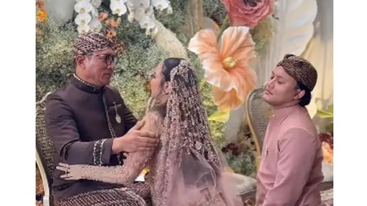 6 Potret Pengajian 7 Bulan Kehamilan Mahalini, Bumil Menawan Pakai Kebaya