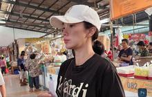 Potret Ussy Sulistiawaty Belanja Bareng Ibu Mertua ke Pasar, Sibuk Beli Keperluan Lebaran - Gayanya Jadi Sorotan