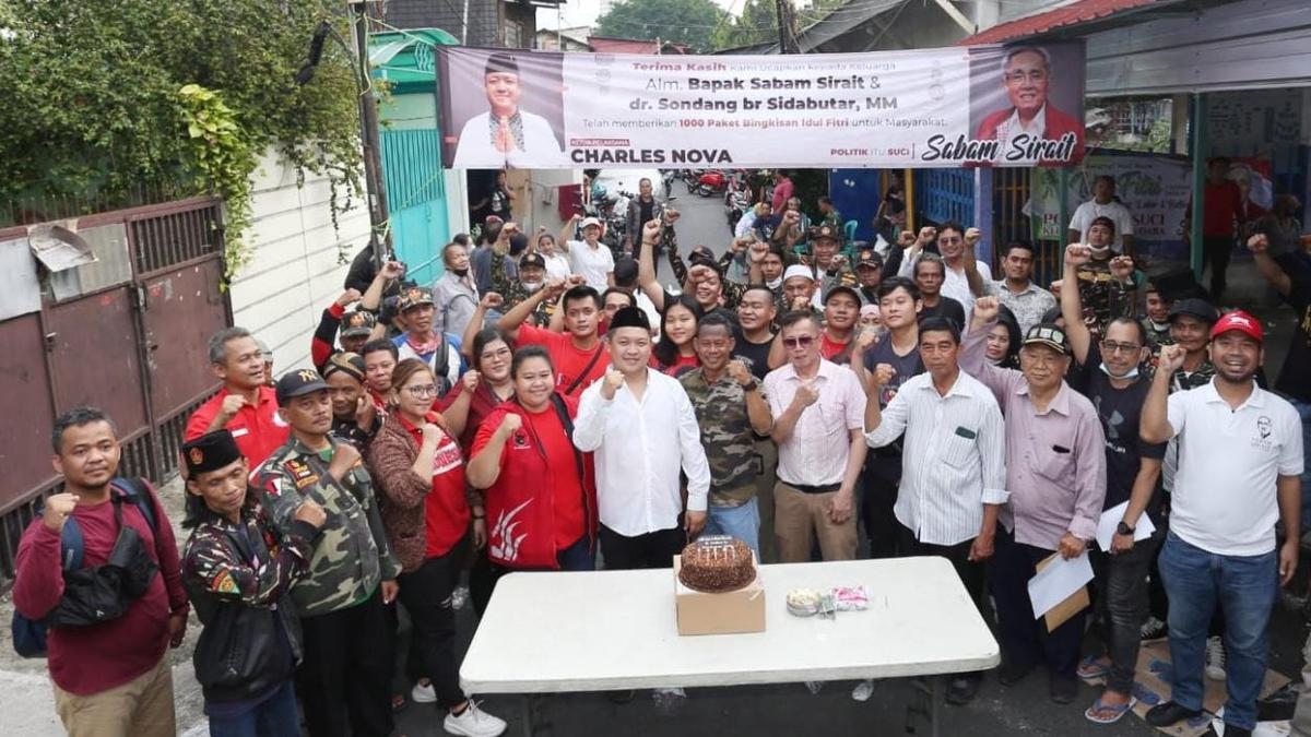 tak-hanya-beri-bantuan-keluarga-sabam-sirait-juga-rayakan-hut-sondang