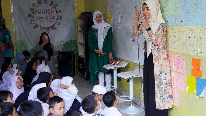 Zora Vidyanata di Rumah Amalia