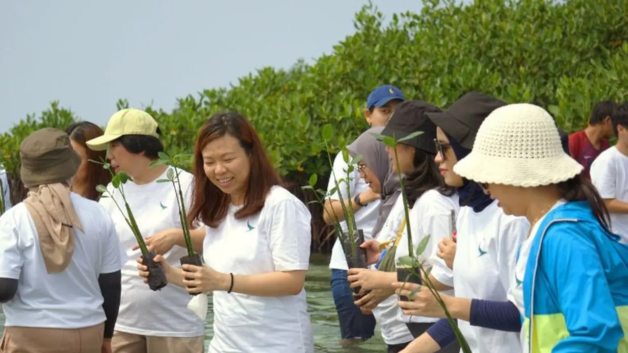 Cathay, sebagai Travel Lifestyle kembali menggelar penanaman 1.000 pohon
