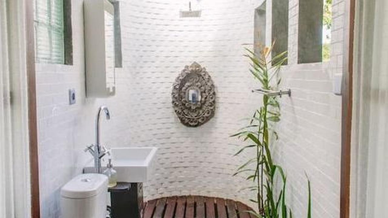 Desain Kamar Mandi Unik Outdoor