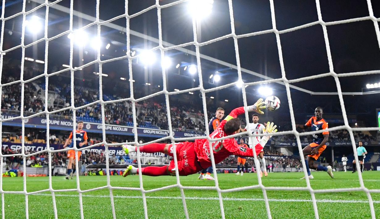 Laga ini menjadi ajang rotasi sekaligus uji coba bagi para pemain pelapis untuk membuktikan kemampuannya. (AFP/Sylvain Thomas)