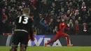 Divock Origi mencetak gol pertama Liverpool saat melawan Sunderland dalam laga Premier League di Stadion Anfield, Sabtu (26/11/2016). (Reuters/Phil Noble)