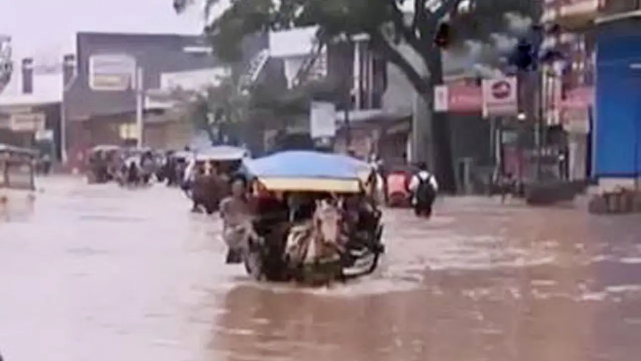 Banjir Bandung Capai 1 Meter