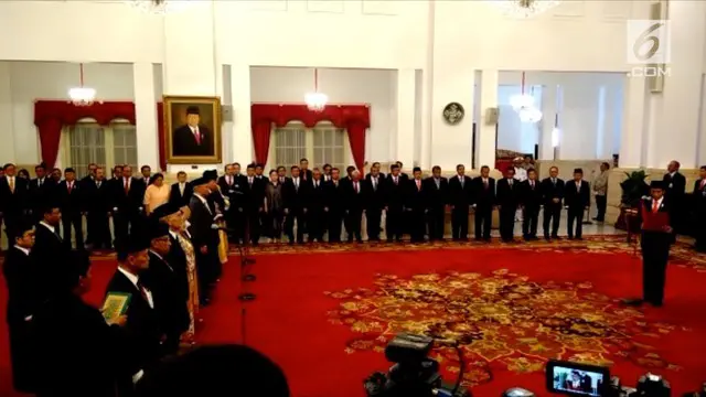 Presiden Joko Widodo hari ini melantik sembilan orang anggota Dewan Pengarah dan seorang Kepala Unit Kerja Presiden Pembinaan Ideologi Pancasila (UKP PIP).
