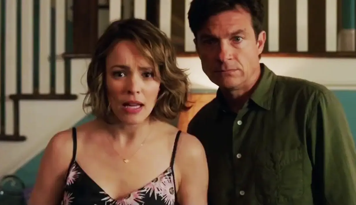 Hal paling penting dalam film ini adalah karakter yang benar-benar meghibur. Bateman bisa melucu di waktu yang tepat dan McAdams pun tak kalah. (Youtube)