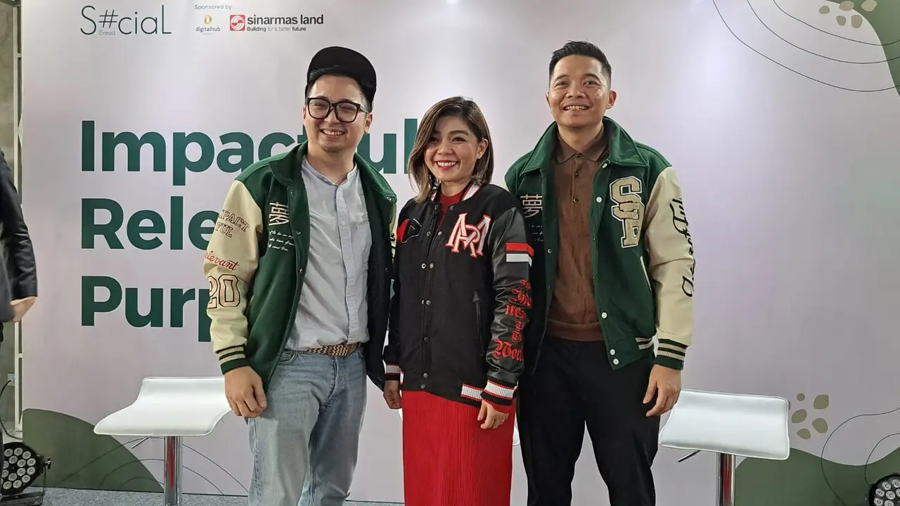 Youtuber Edho Zell mengajak influenzer, entrepreneur, sekaligus motivator bisnis Merry Riana.
