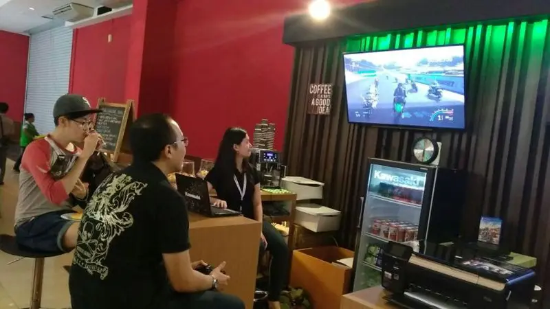 Main Game Balap di Booth Kawasaki IIMS 2016 Bisa Dapat Helm Nolan