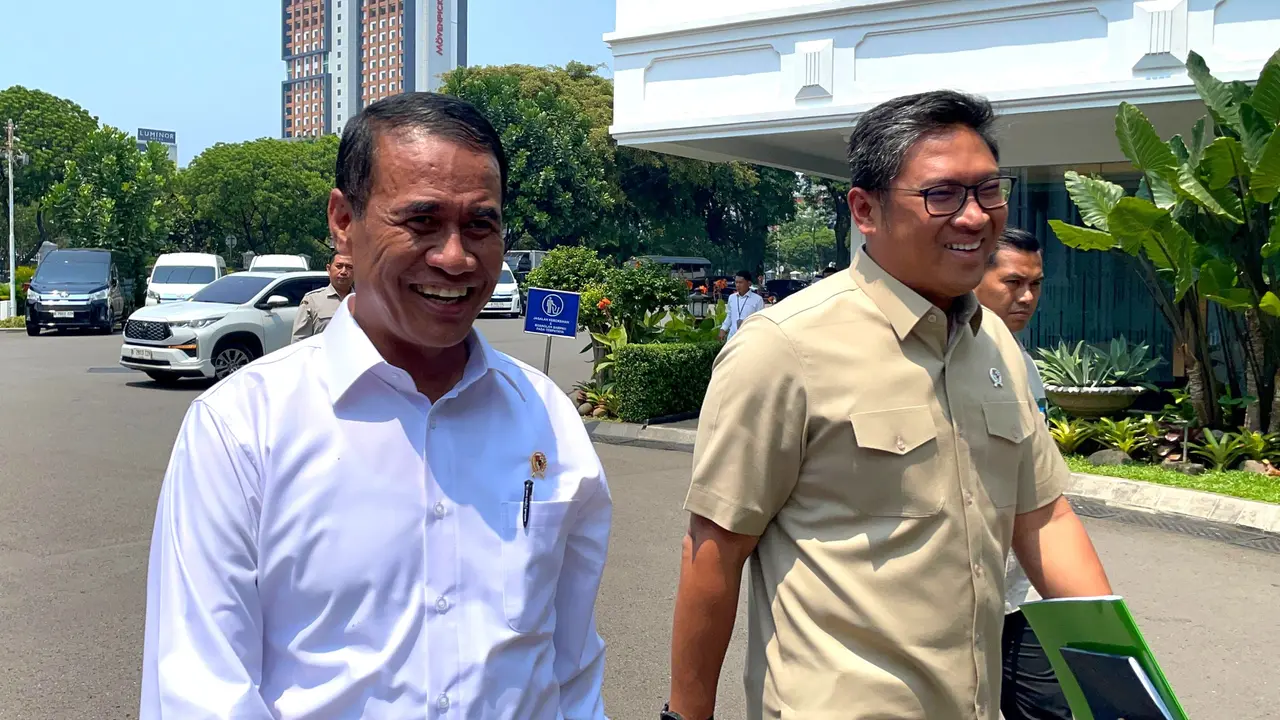 Menteri Pertanian Amran Sulaiman dan Wamen Sudaryono datang di Istana Kepresidenan Jakarta.