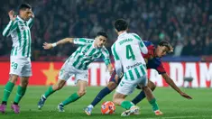 Barcelona harus puas dengan hasil imbang 1-1 saat menjamu Real Betis pada lanjutan Liga Spanyol di Estadi Olimpic Lluis Companys, Minggu (6/4/2025) dini hari WIB. (AP Photo/Joan Monfort)
