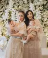 Sebagai kakak adik, Nikita Willy dan Winona Willy kerap menunjukkan kekompakkannya. Bahkan keduanya hamil dan melahirkan di saat yang hampir bersamaan. (instagram/nikitawillyofficial94)