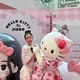 Jisoo BLACKPINK kembali mencuri perhatian penggemar dengan kolaborasi terbarunya bersama karakter ikonik asal Jepang, Hello Kitty. (Foto: sooyaaa_)