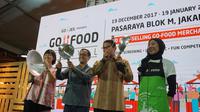 CEO Go-Jek Nadiem Makarim beserta Wagub DKI Sandiaga Uno meresmikan Go-Food Festival. Liputan6.com/Agustin Setyo W.