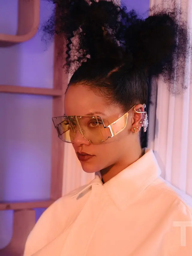 Rihanna debut lini fashion Fenty