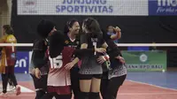 Para pemain BIN O2C berselebrasi usai&nbsp;mengalahkan PLN Batam dalam laga semifinal yang berlangsung di GOR Debes, Kabupaten Tabanan, Bali,&nbsp;pada Sabtu (1/10/2022). (Istimewa)