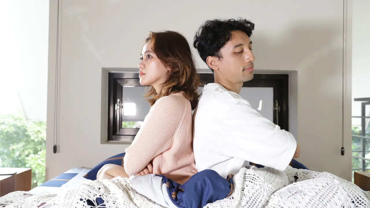 couple januari amarah pasangan